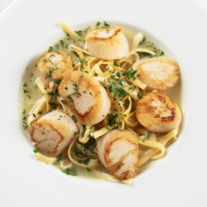 Scallops with fettucine